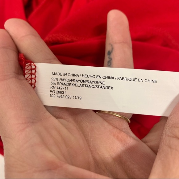 Womens Size 26/28 Eloquii Red Sleeveless Blouse NWT - Picture 5 of 6